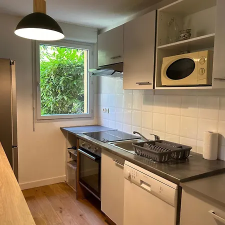 L'emile Lecrivain Parking Facile Apartamento
