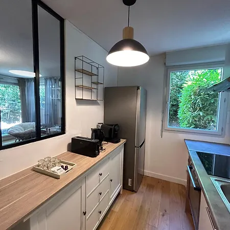 L'emile Lecrivain Parking Facile