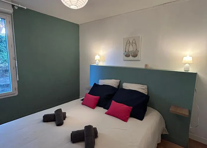 L'emile Lecrivain Parking Facile